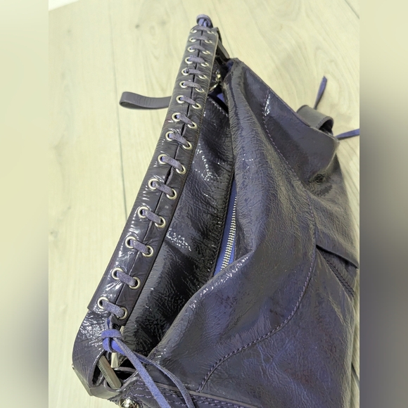 Francesco Biasia Purple oil slick leather over sized unique shoulder bag - Picture 5 of 15